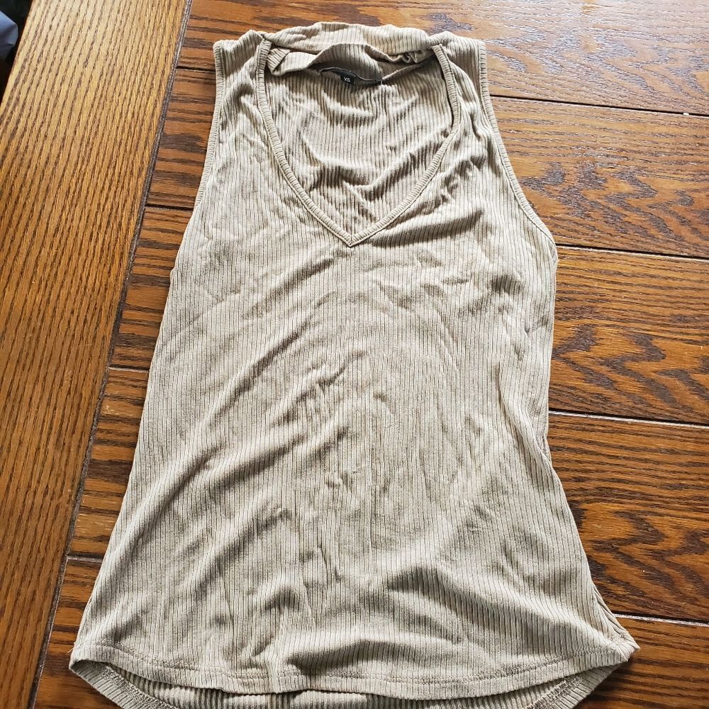 Kendall and kylie tan v neck  tank top xs